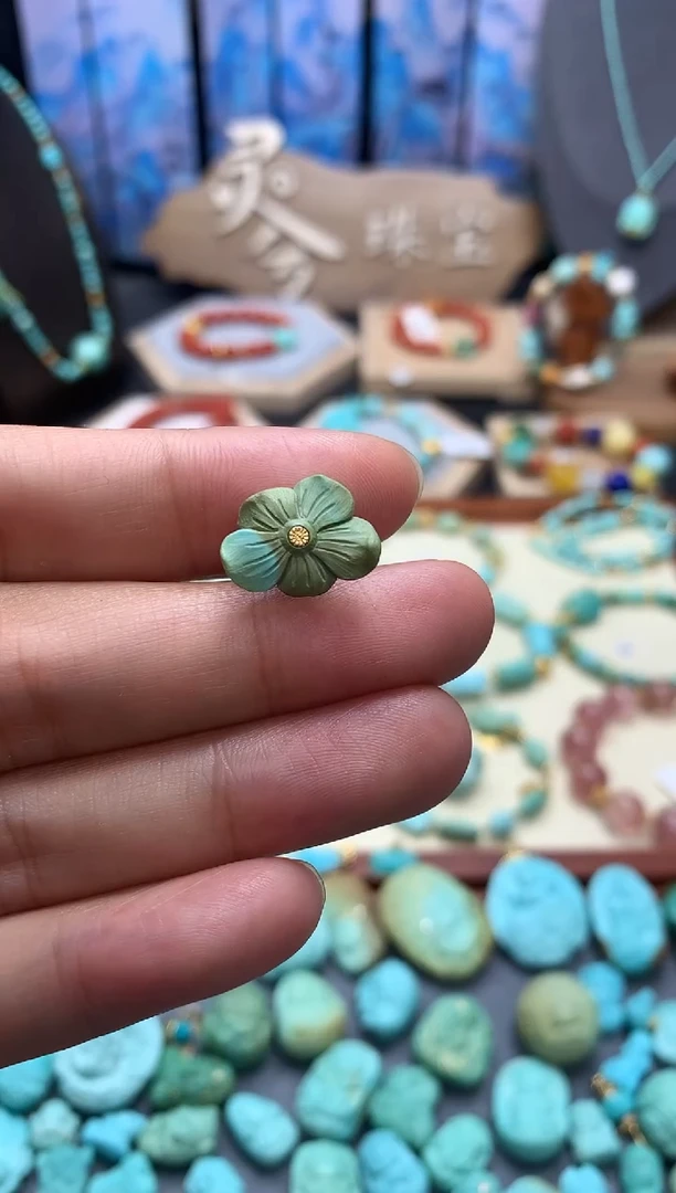 【闪购商品】绿松石耳钉18K金镶嵌花花耳钉