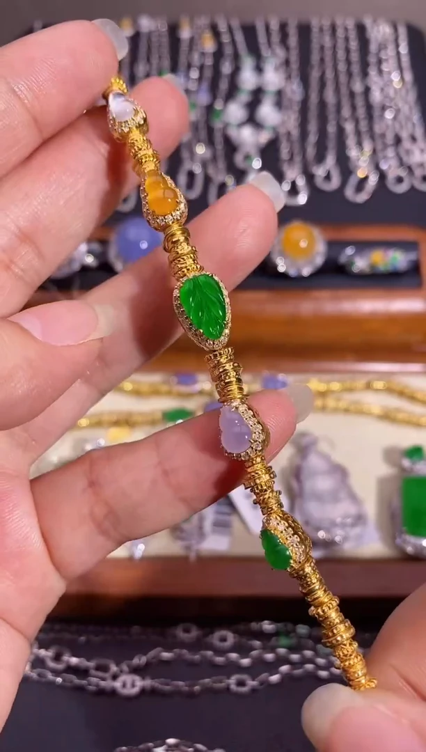 18K金镶嵌手链翡翠手链