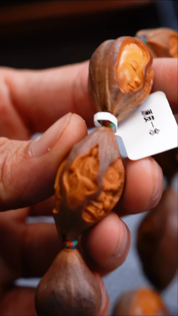 【闪购商品】橄榄核吊坠苏工橄榄核