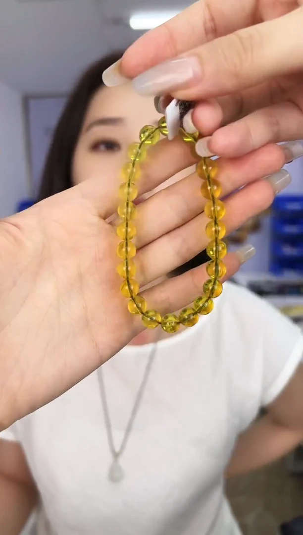 未镶嵌蓝珀手链天然珠宝多样性发其一