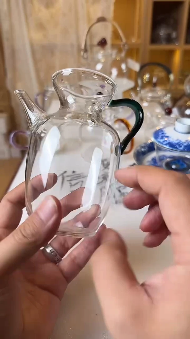 执壶湖绿。。。。。。。