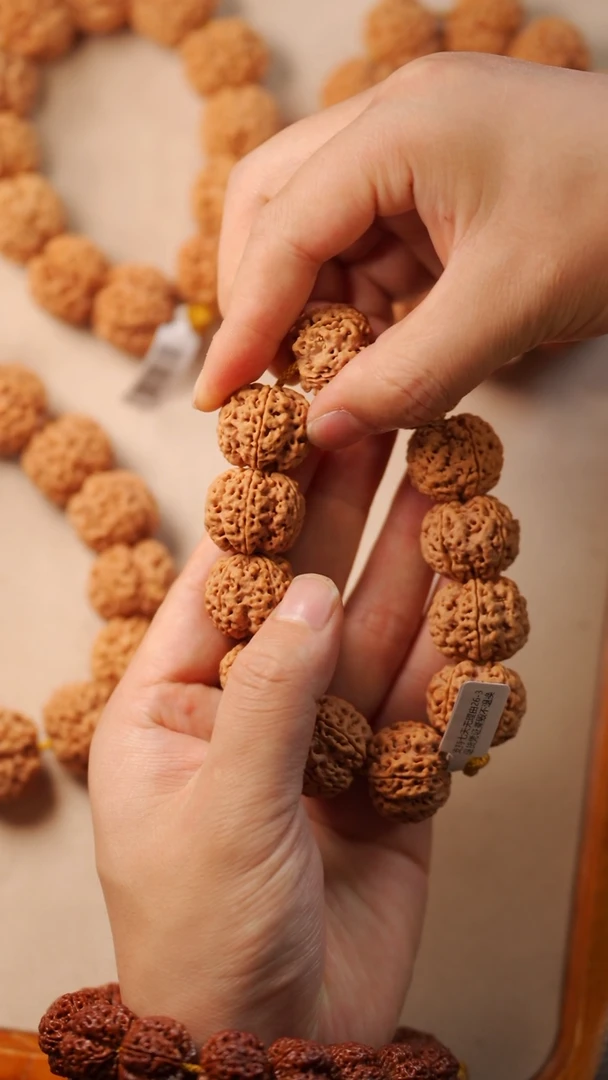 【闪购商品】金刚菩提手串粗筋爆肉龙底端轻微断齿E0-1