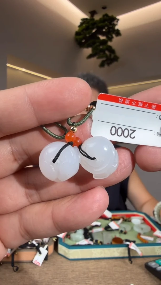 颈饰未镶嵌和田玉1多样性发货发其中一个