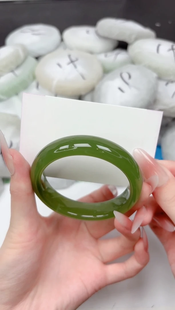 未镶嵌手镯石英质玉141-55.4