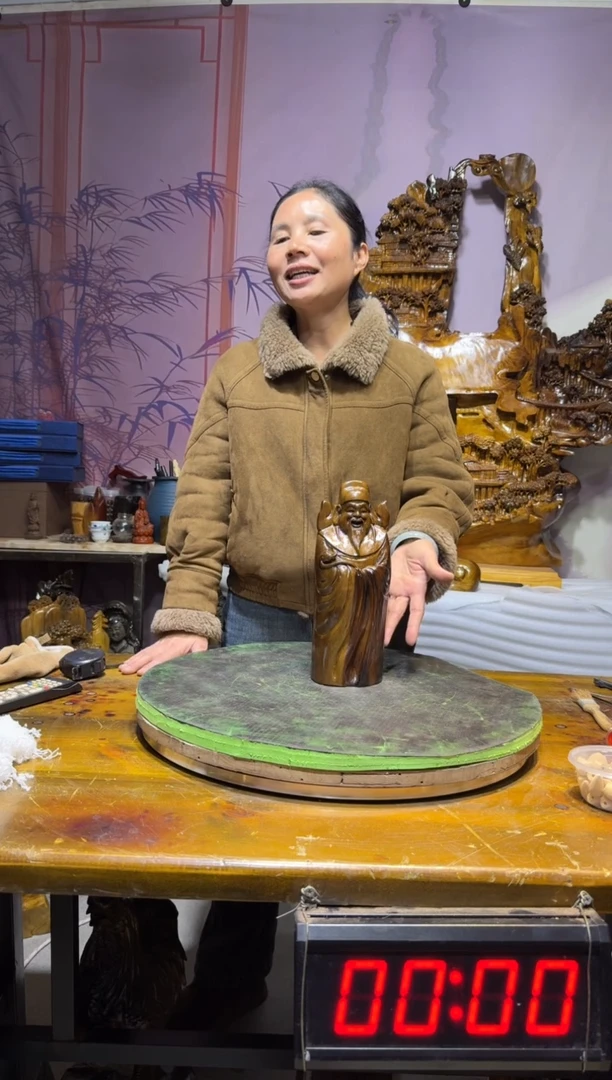 金丝楠N****d金丝楠木雕刻摆件