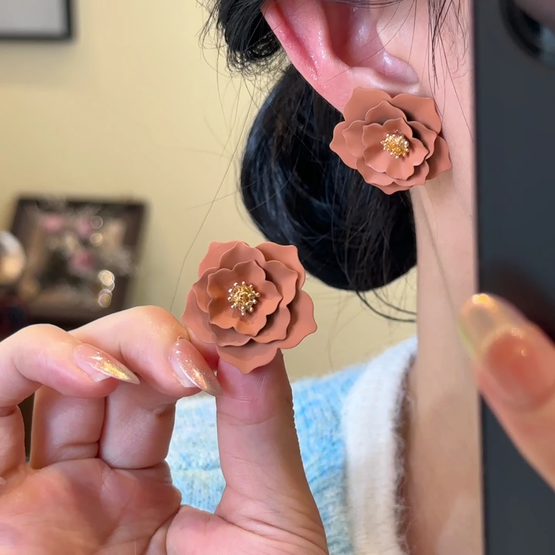 H593 美拉德秋冬花朵耳钉复古甜美优雅