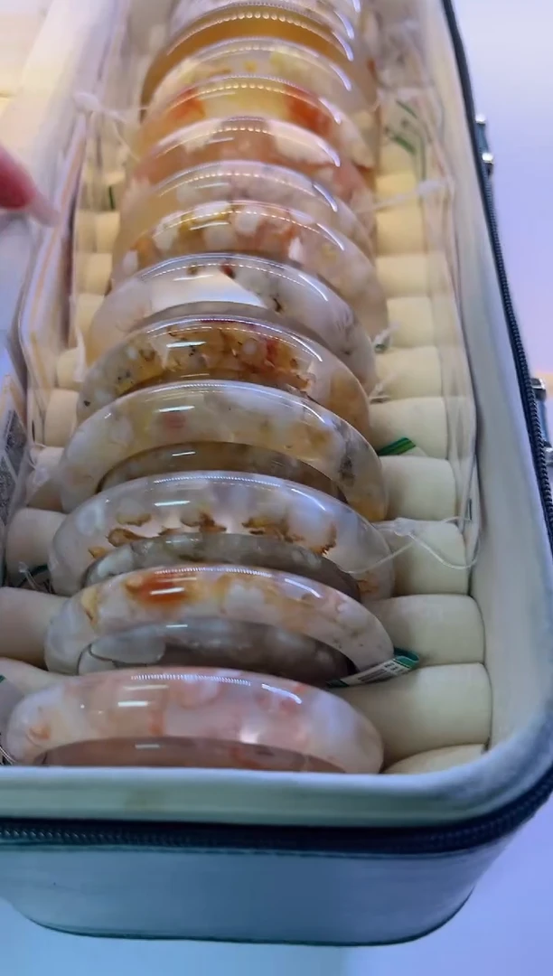 未镶嵌手镯石英质玉尘*丷圈口（赠品镯心）