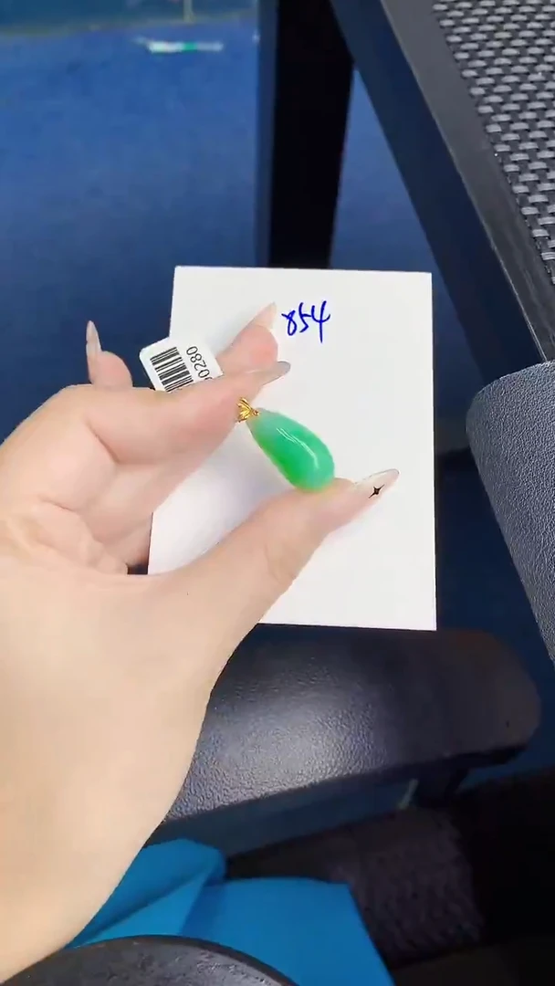颈饰未镶嵌翡翠缅甸天然翡翠A货