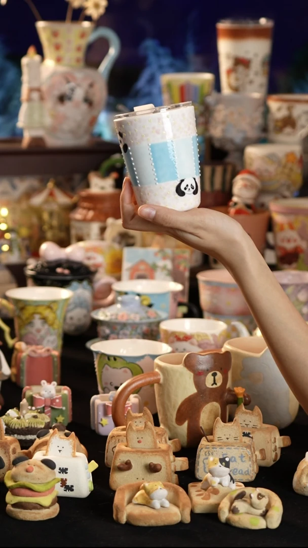 摆件陶景德镇釉下彩手绘设计师款陶瓷