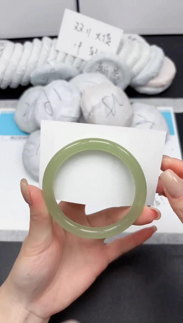 未镶嵌手镯石英质玉134/6162