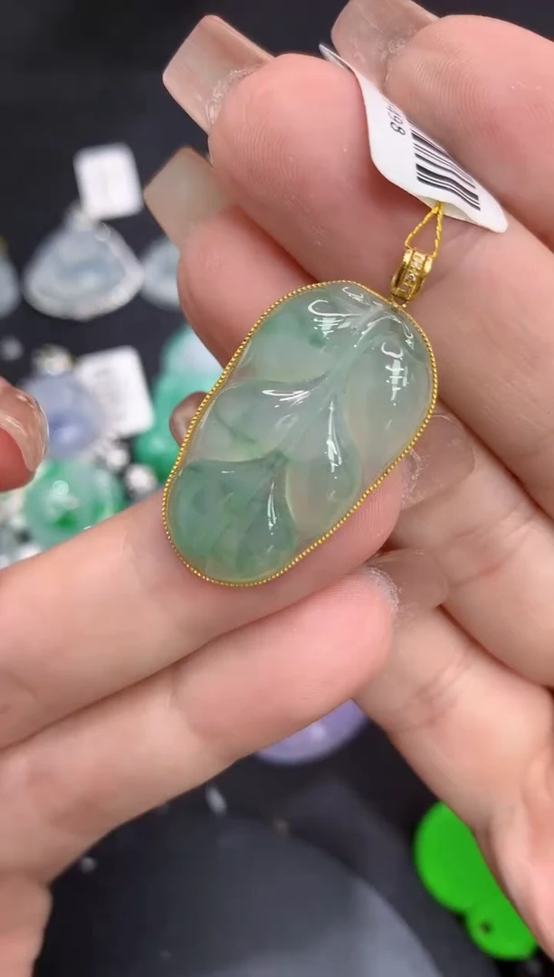 吊坠(不含链)18K金镶嵌翡翠111
