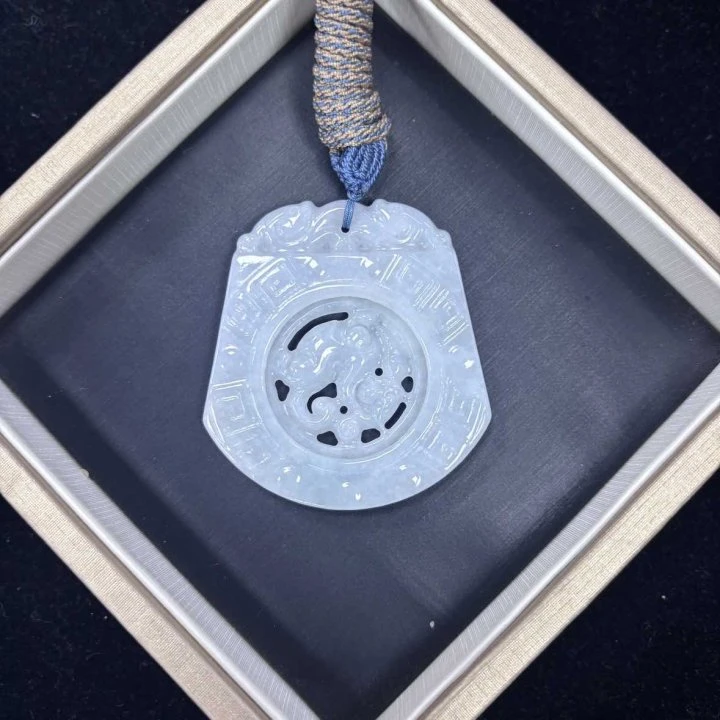 翡翠方麒麟吊坠拍一发一多样性发货-531992