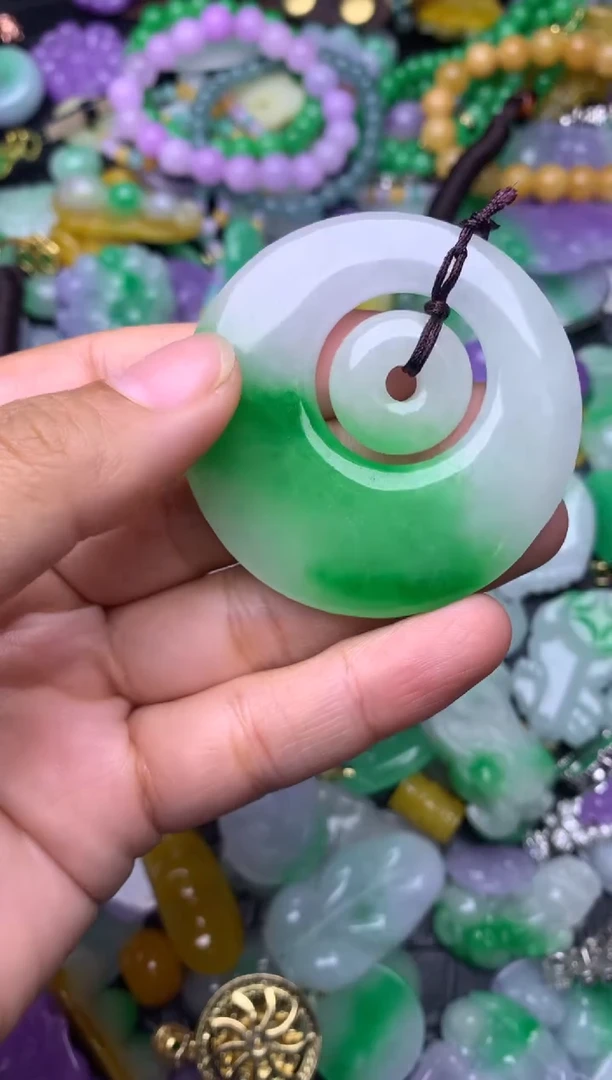 颈饰未镶嵌翡翠缅甸翡翠吊坠
