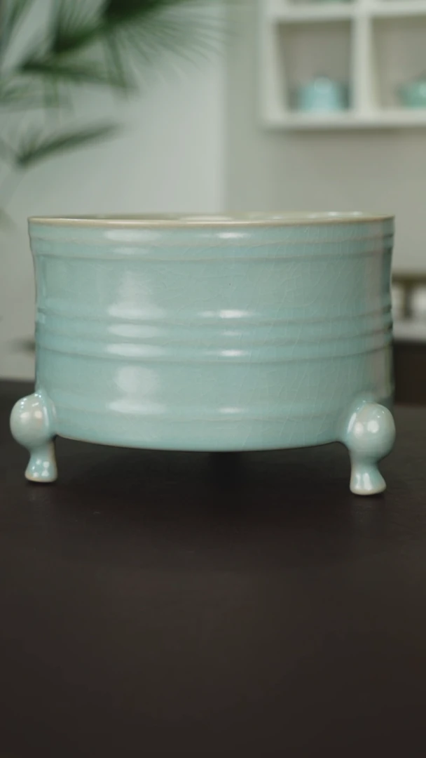 三足炫纹尊微瑕