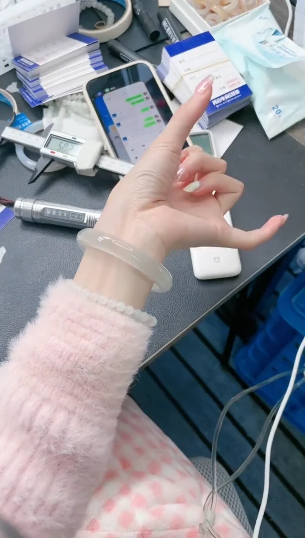 【闪购商品】石英质玉手镯未镶嵌 白月光手镯-58