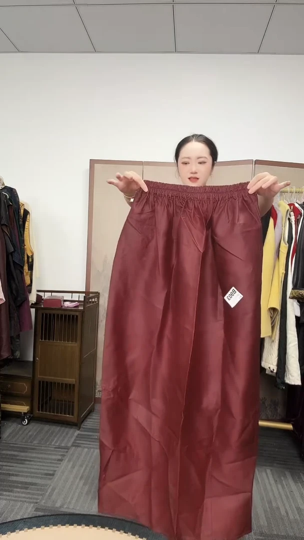 闪购100桑蚕丝红油皮花苞裙