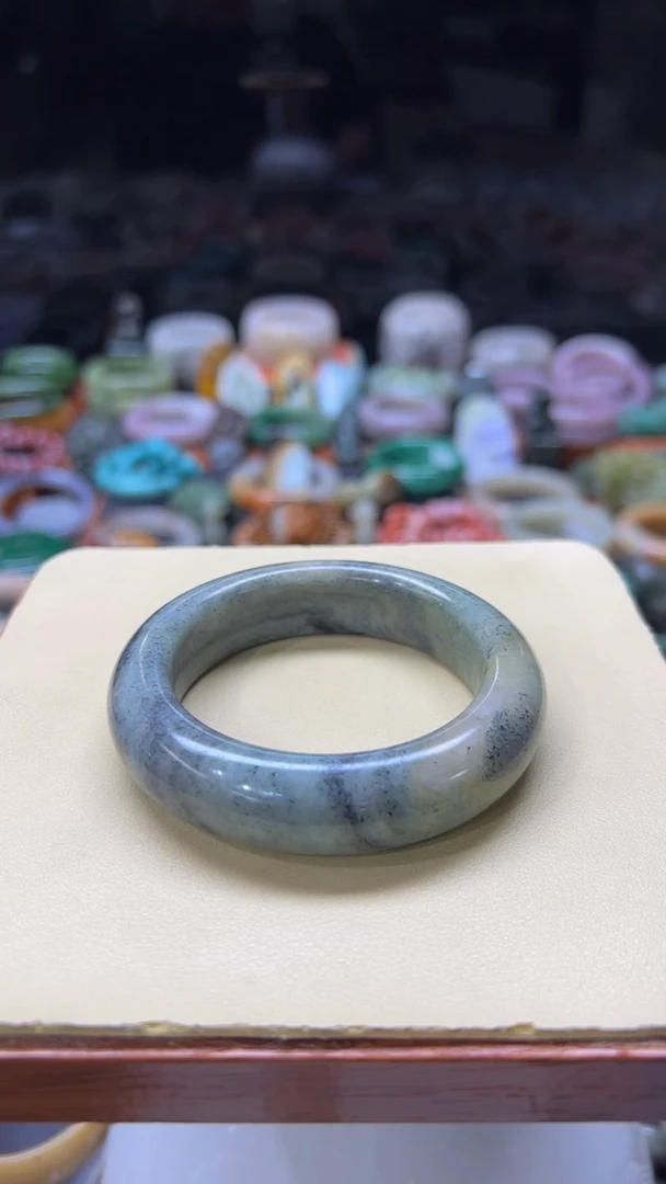 【闪购商品】石英质玉手镯未镶嵌076