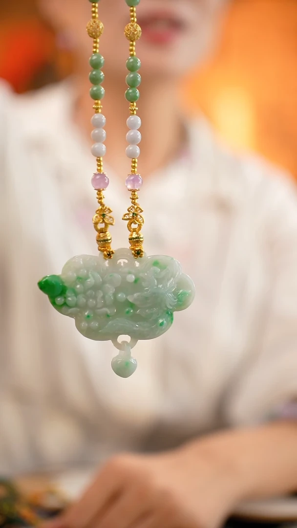 翡翠未镶嵌颈饰24小时内发货质保A货