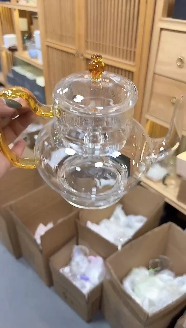 黄色宫灯壶