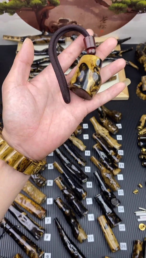 安南黄檀（紫檀柳）深海柳 有机宝石，血柳手把件