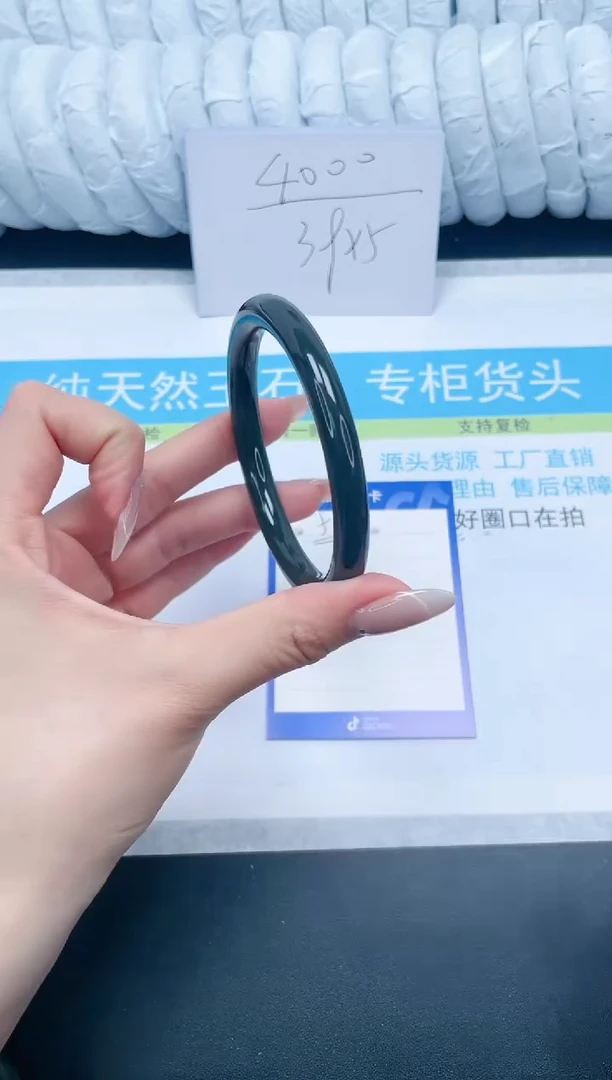【闪购商品】和田玉手镯未镶嵌59-57.4