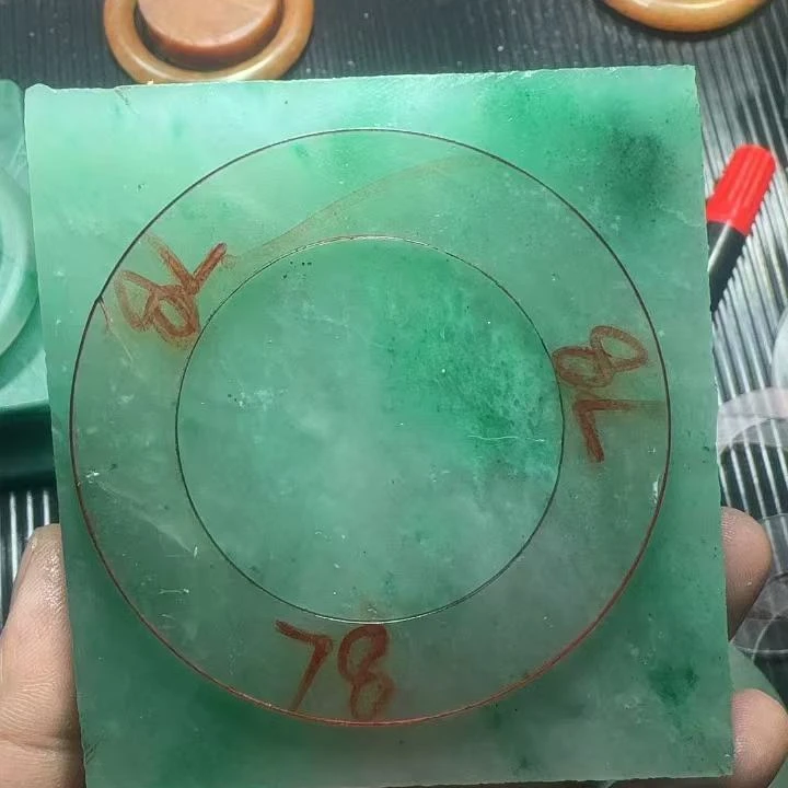 定制非洲翠手镯定制先选后做独龙玉镯子定制冰飘花白底青黄加绿