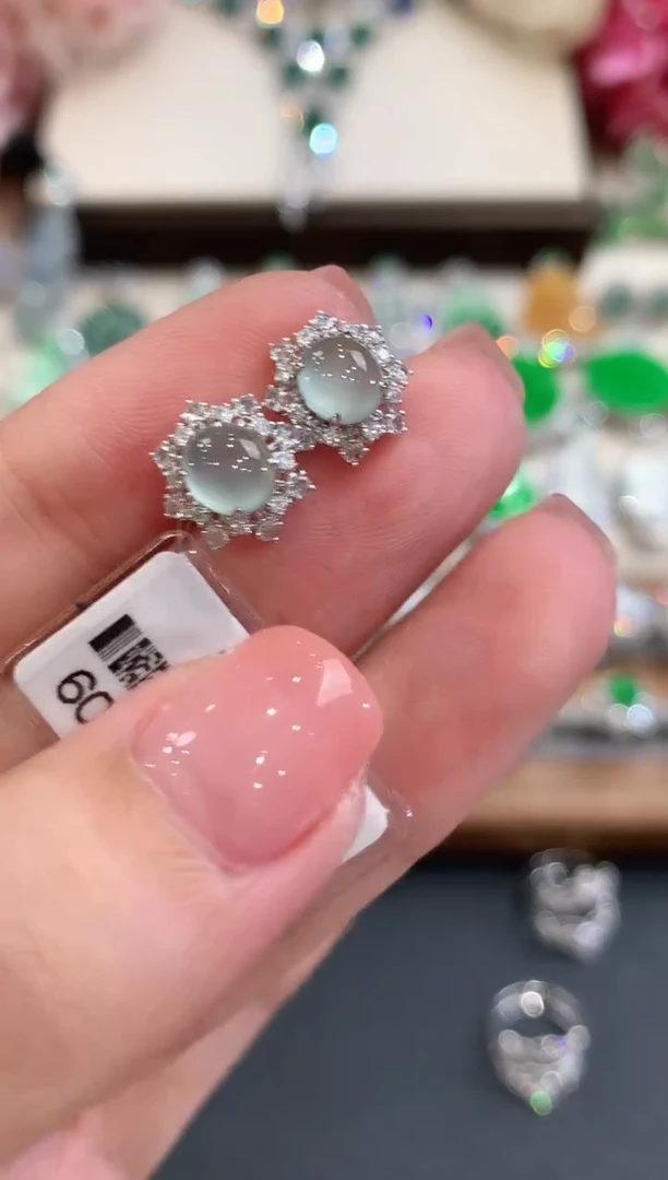 18K金镶嵌翡翠耳饰w11