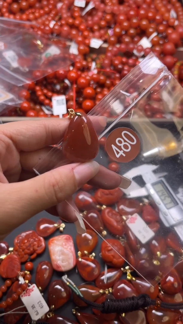 南红玛瑙未镶嵌珠宝奇石480