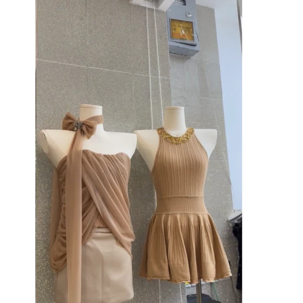 法式纯欲辣妹设计感气质上衣女夏季2025新款显瘦半裙/挂脖连衣裙