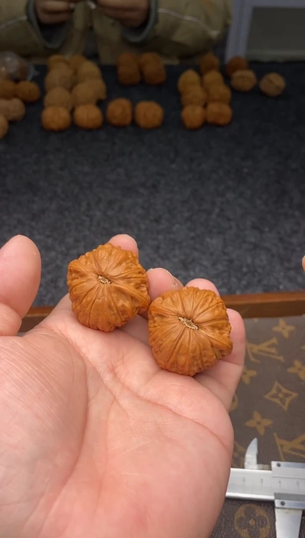 把件文玩核桃B109号39尺铁锤