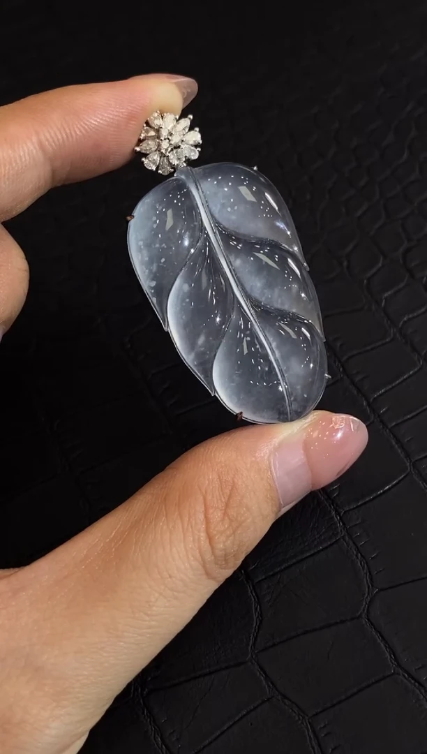 颈饰18K金镶嵌翡翠收到货48小时鉴赏期（超时不退不换）