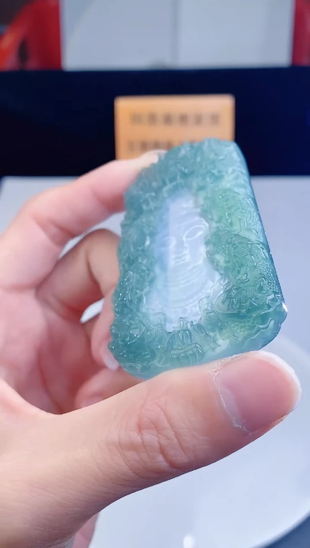 颈饰未镶嵌翡翠