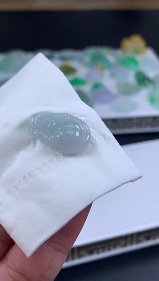 【闪购商品】翡翠挂件未镶嵌翡翠