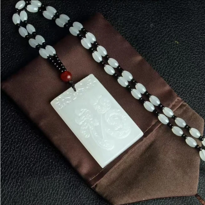 天然高级白色双龙福牌备1.16