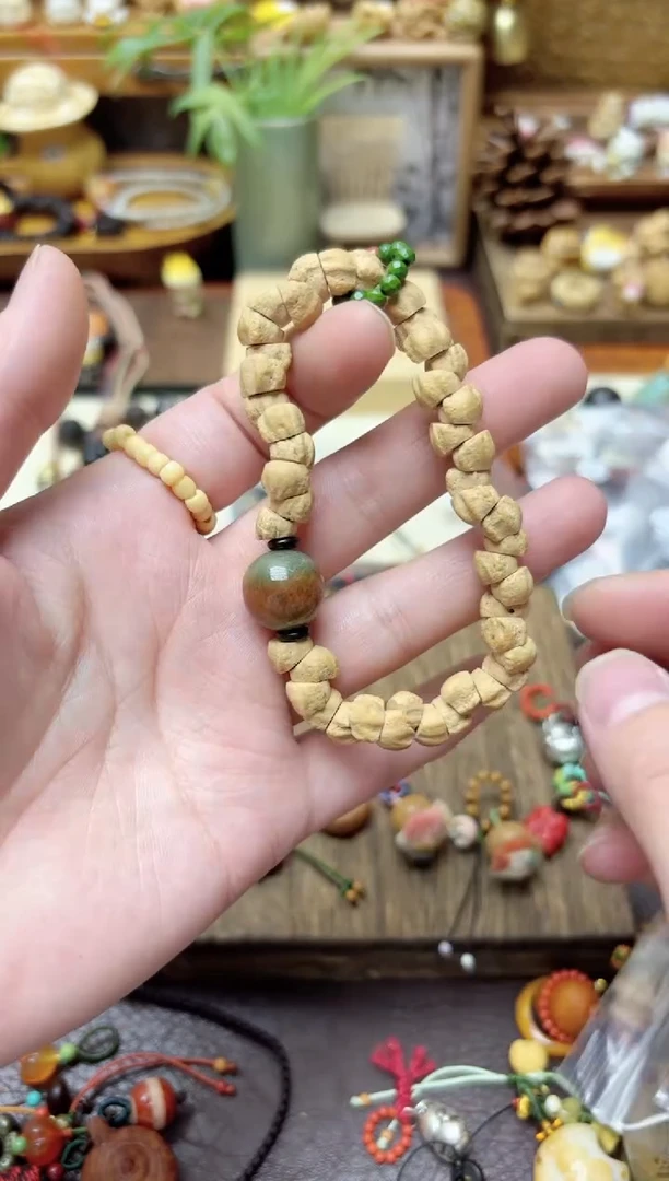 柏香籽/百香籽把件大肠手撵