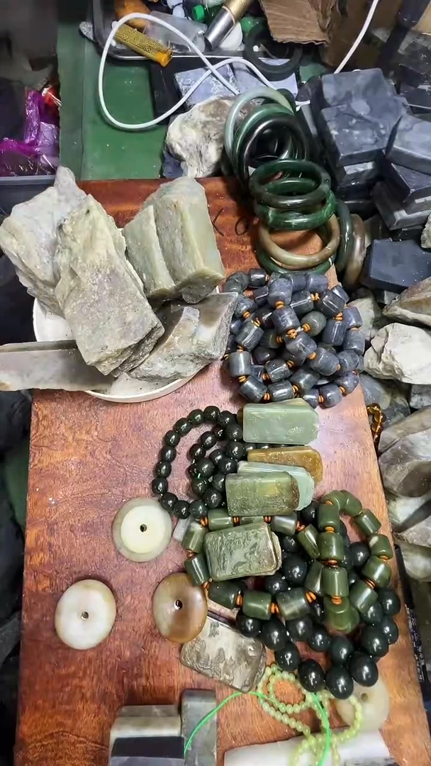 未镶嵌和田玉珠宝半成品1