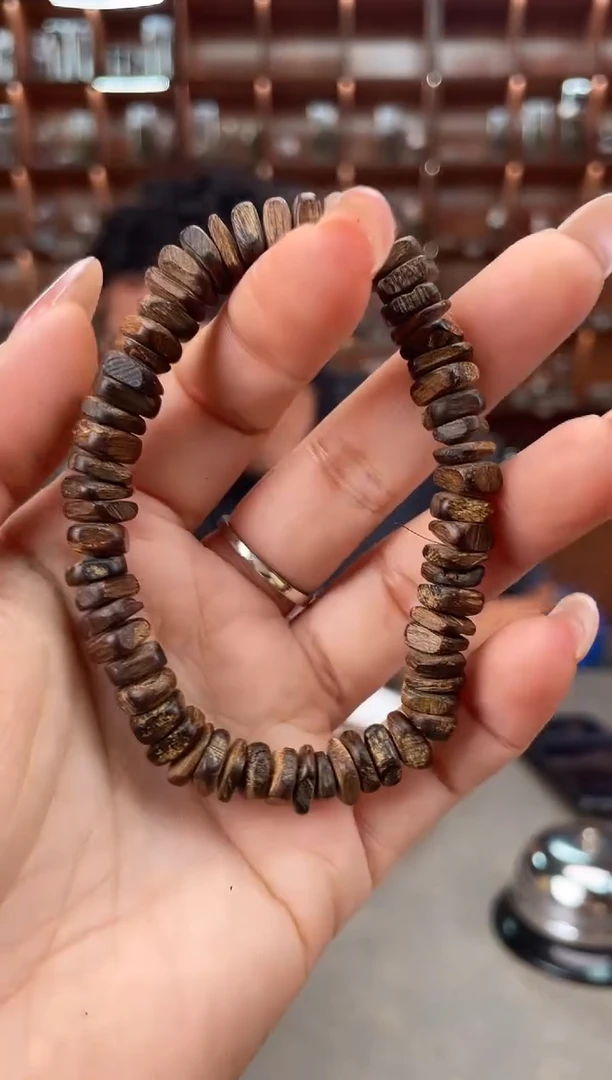 【闪购商品】沉香手串30号沉水香港多样性发一条