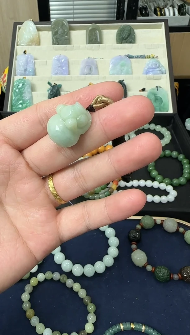 颈饰未镶嵌翡翠翡翠猪-570111