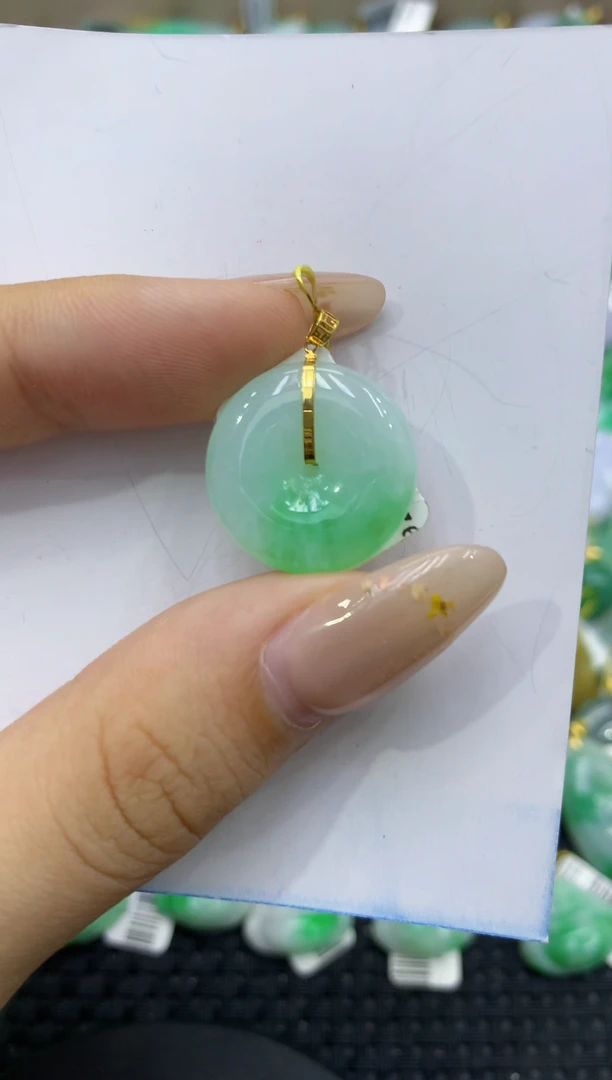 颈饰18K金镶嵌翡翠天然缅甸翡翠A货