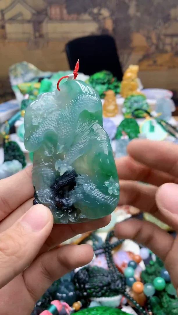 颈饰未镶嵌翡翠尘***往天然A货翡翠
