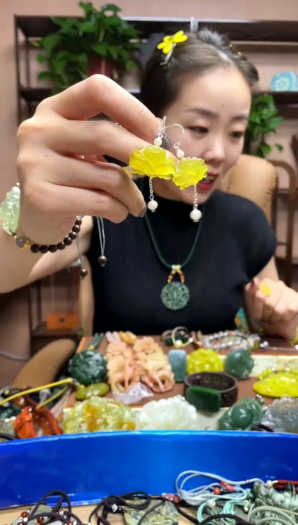银S925镶嵌岫玉耳饰·
