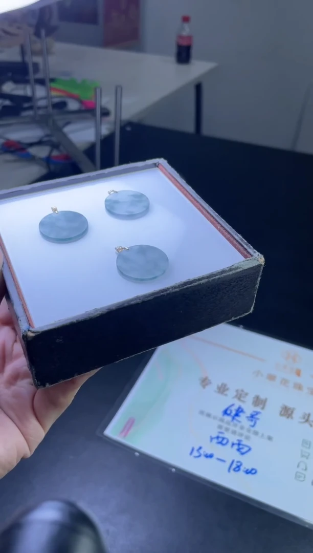 翡翠挂件18K金镶嵌多样性发一件H5