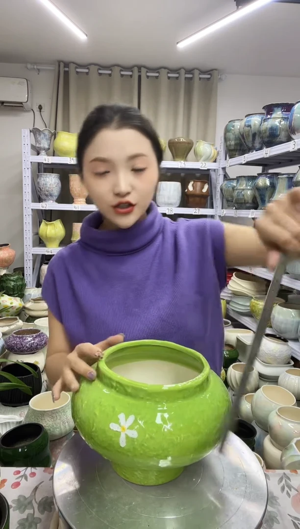 【12.4号】  花盆  高 ：  15  口：14