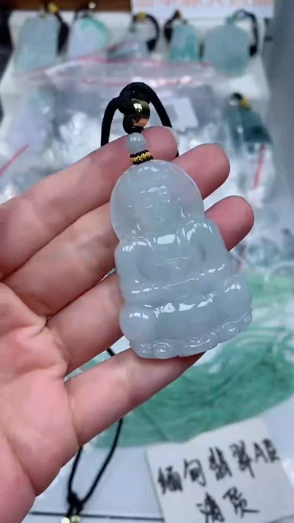 颈饰未镶嵌翡翠吊坠