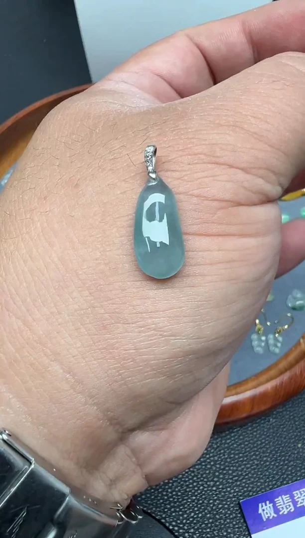 颈饰18K金镶嵌翡翠（50号）纯天然A货缅甸翡翠  福瓜锁骨吊坠