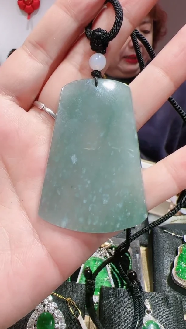 【闪购商品】翡翠颈饰未镶嵌3202512442