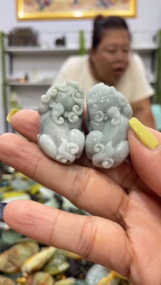 颈饰未镶嵌翡翠 多样性发货发其中一件