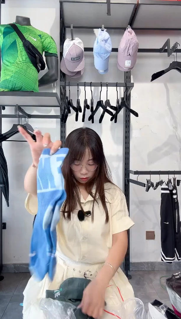 1735  编码 瑕疵款以直播间过款为准 尺码