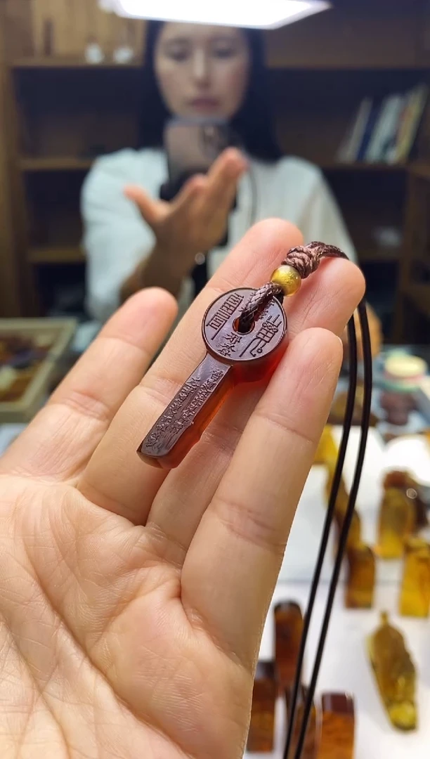 琥珀颈饰未镶嵌SN69-60（山鬼钱币）