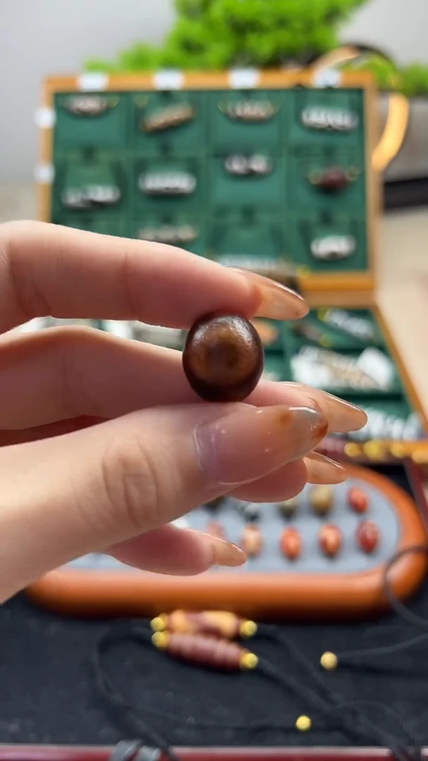 玛瑙/玉髓（覆膜）颈饰未镶嵌11.（微瑕随机发货）